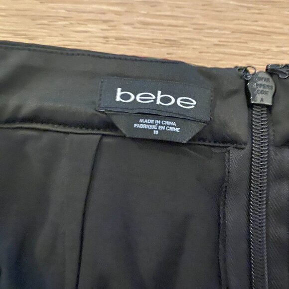 Bebe Floral Skirt Undershorts and Back Zip Closure Size 10 - Picture 8 of 10